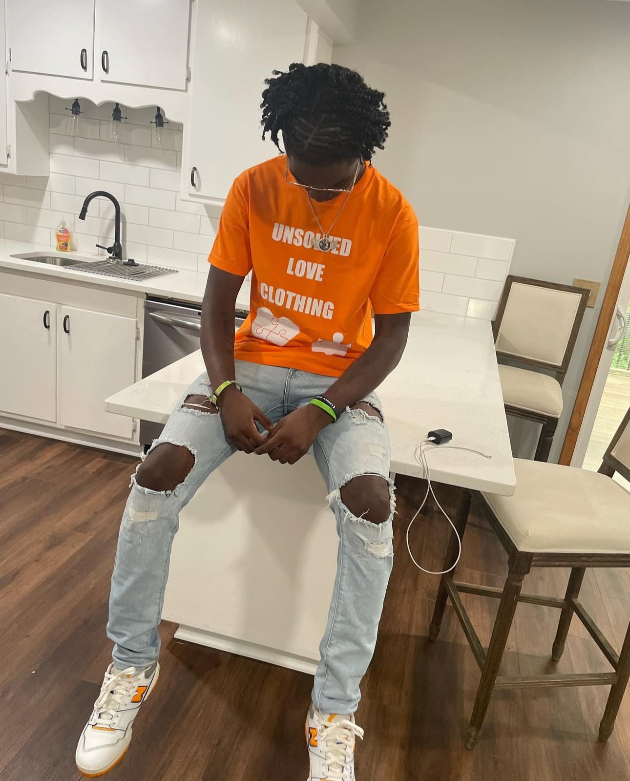 Orange & White Design🧡
